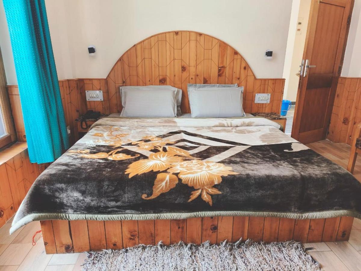 Hotel Hadimba Regency ! Free 4 Wheeler Parking ! Mountain View Rooms ! Near Mall Road Manali Екстериор снимка
