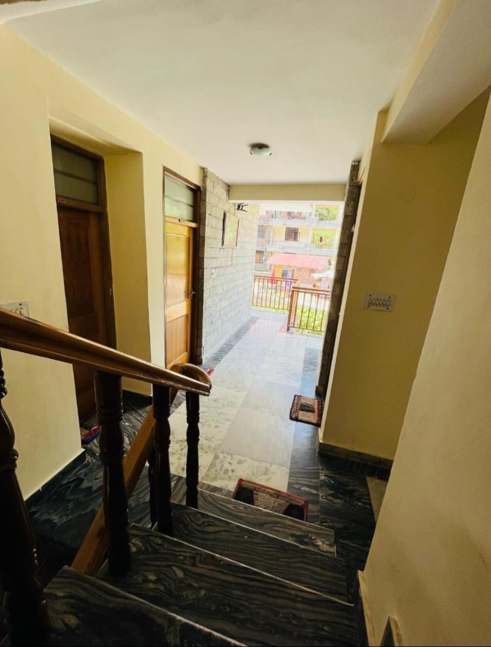 Hotel Hadimba Regency ! Free 4 Wheeler Parking ! Mountain View Rooms ! Near Mall Road Manali Екстериор снимка