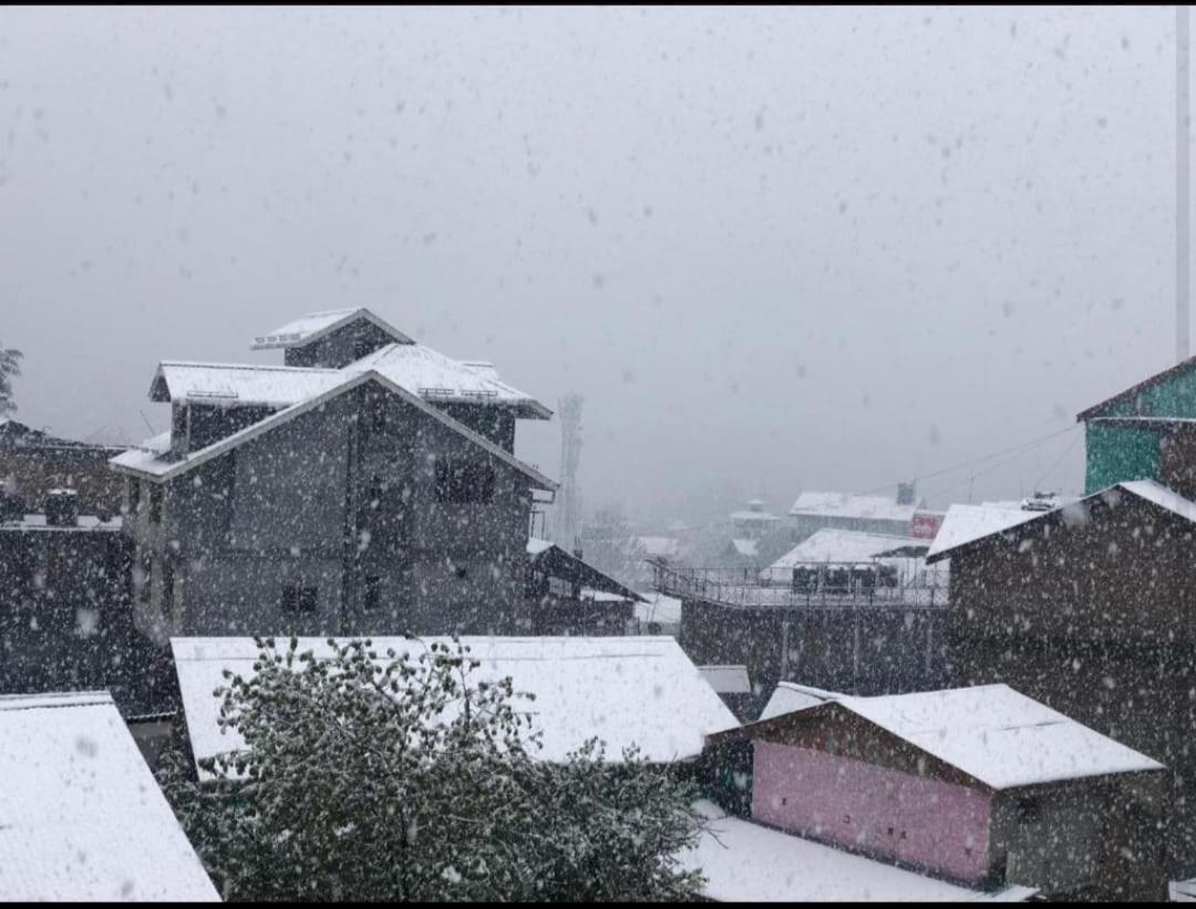 Hotel Hadimba Regency ! Free 4 Wheeler Parking ! Mountain View Rooms ! Near Mall Road Manali Екстериор снимка