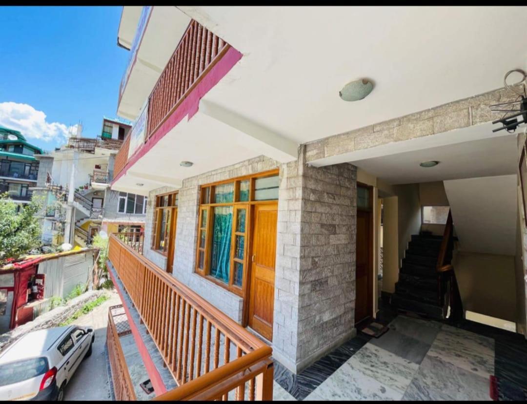 Hotel Hadimba Regency ! Free 4 Wheeler Parking ! Mountain View Rooms ! Near Mall Road Manali Екстериор снимка